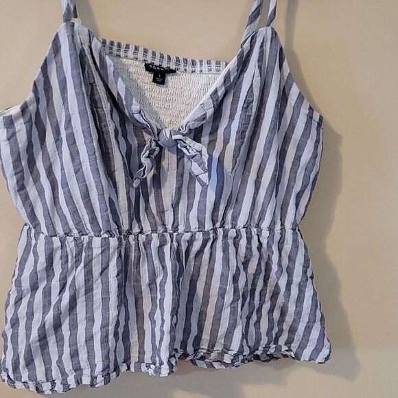 Torrid top size 1 excellent condition - Picture 2 of 5